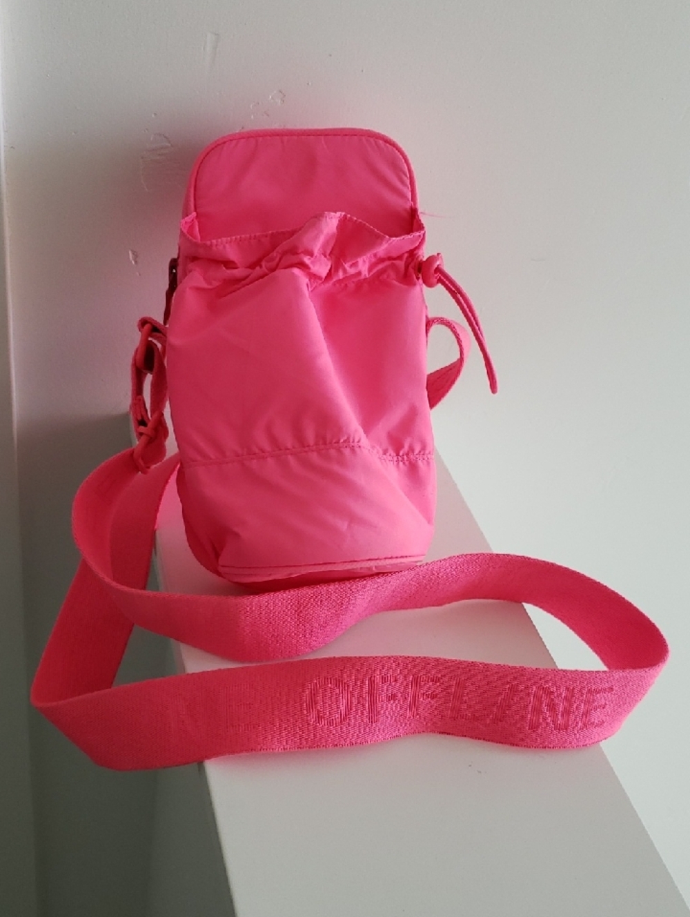 Offline By Aerie Crossbody Water Bottle Bag